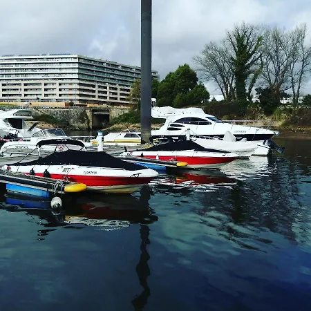 Sleepboat Yacht Hotel Porto Exterior photo